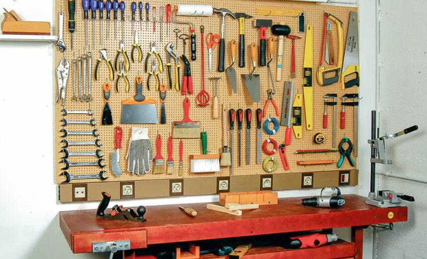 outils%20et%20%C3%A9quipements%20pour%20poser%20une%20porte%20sectionnelle%20de%20garage