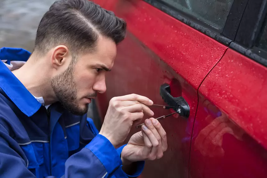 ouvrir%20une%20voiture%20centralis%C3%A9e%20sans%20cl%C3%A9%20par%20le%20verrouillage%20manuel%20