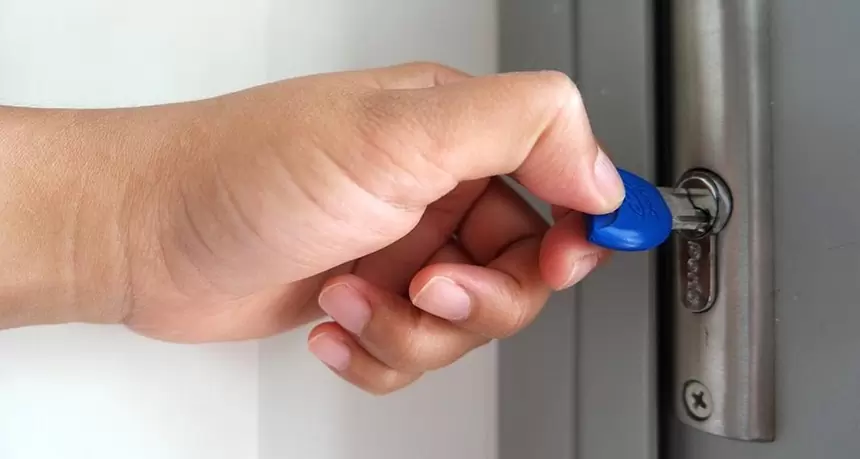 serrure%20de%20porte%20bloqu%C3%A9e%20